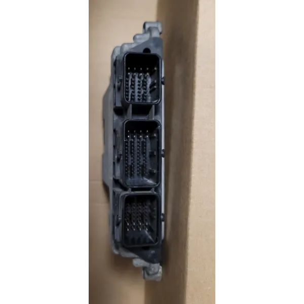 Calculateur Moteur Ford Fusion 1.6 TDCI 16 V turbo phase 2  Bosch 8BXB